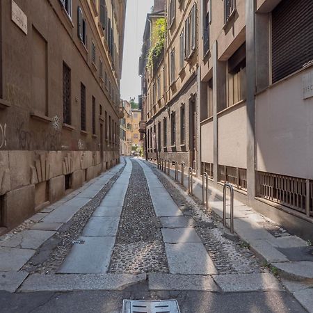 Italstay - Disciplini Apartment -10 Min Dal Duomo Milan Bagian luar foto